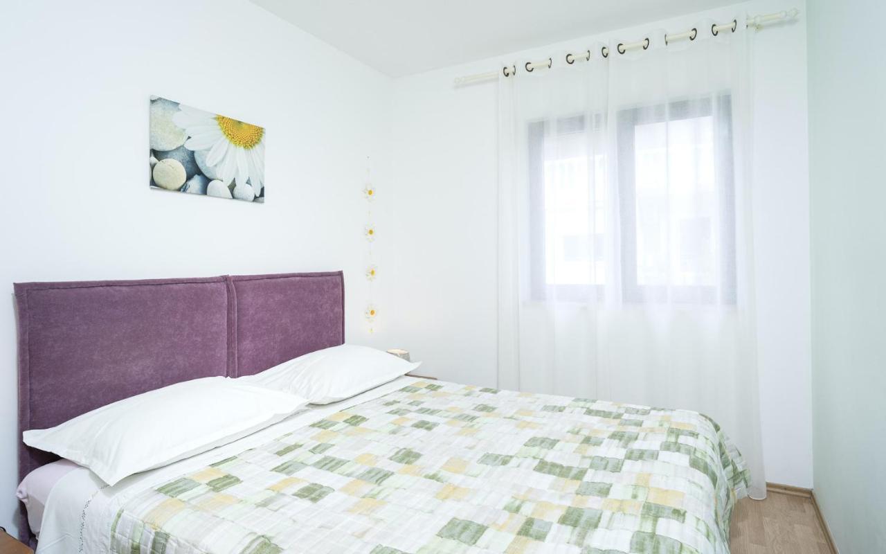 Apartment Zlata *
