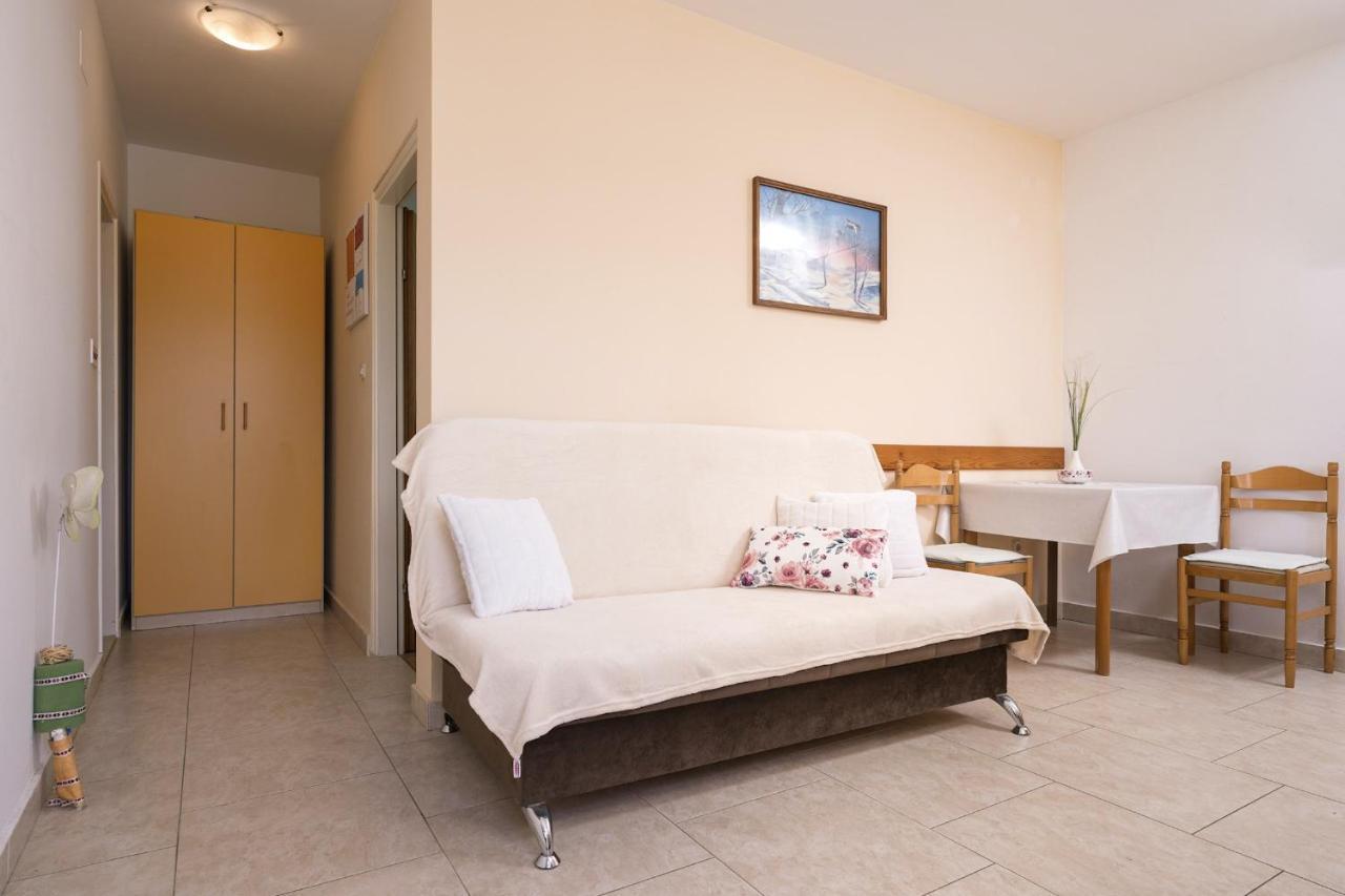 Apartment Zlata *
